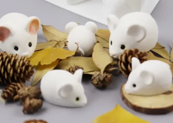 Create Perfect Mousse Cakes Easily with This Versatile Silicone Baking Mold